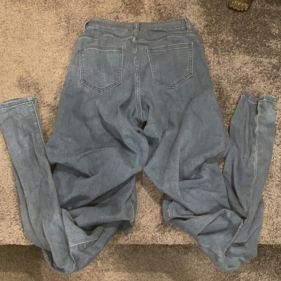 Aphrodite high-waisted-scrunch-up-ruched-jeans 27 - Picture 13 of 16